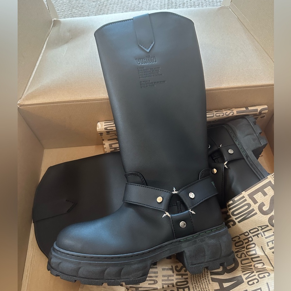 Viron Boots